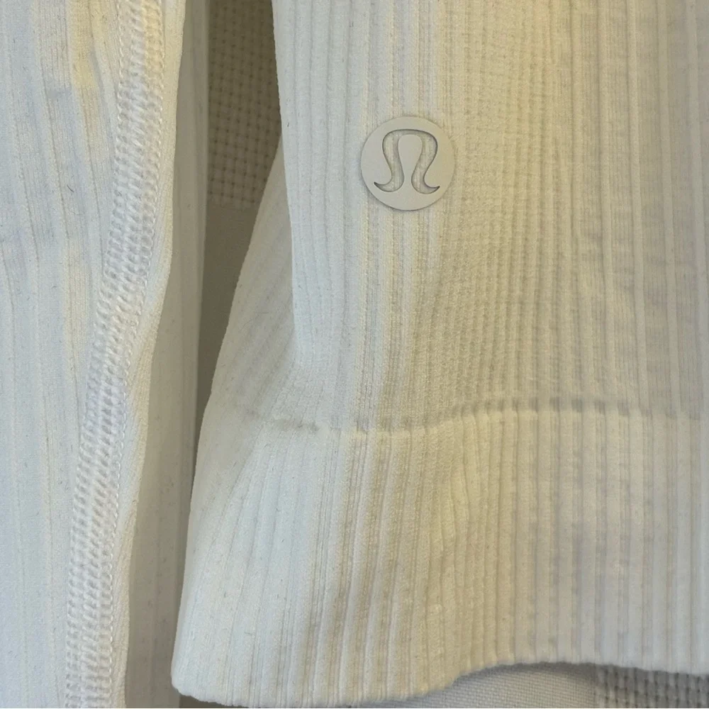 Lululemon Women’s Cropped Top Size 12 - Picture 3 of 13